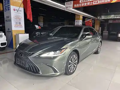 Lexus ES 2022