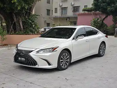 Lexus ES 2023
