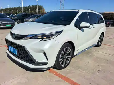 Toyota Granvia 2023