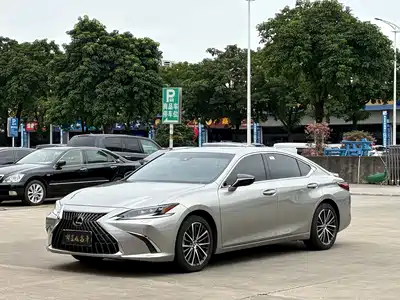 Lexus ES 2024