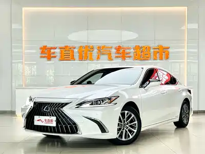 Lexus ES 2022