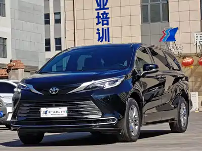 Toyota Sienna 2024