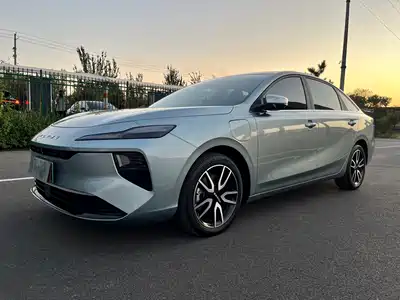 Roewe D6 2025