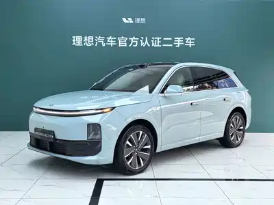 Li Auto L6 2025