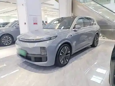 Li Auto L8 2025