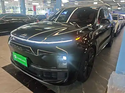 Li Auto L8 2025