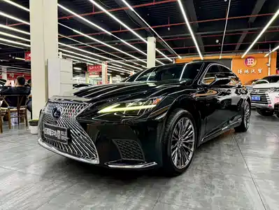 Lexus LS 2022