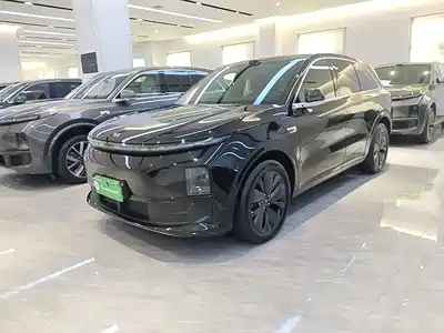 Li Auto L6 2025