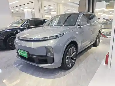 Li Auto L8 2025