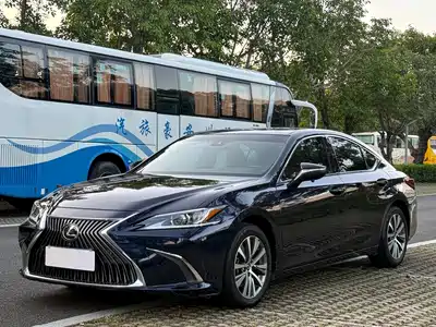 Lexus ES 2021