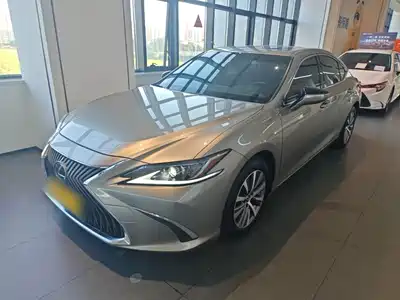 Lexus ES 2021