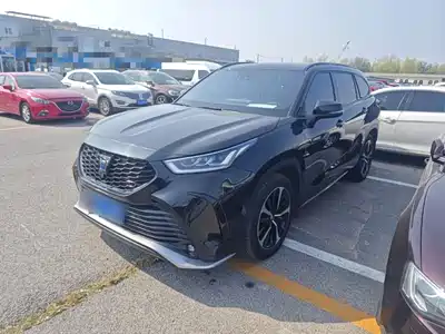 Toyota Crown Kluger 2023