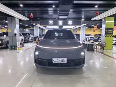 Li Auto L8 2025
