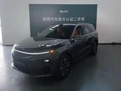 Li Auto L6 2025