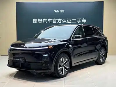 Li Auto L6 2025