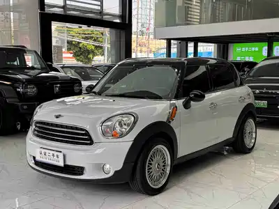 MINI COUNTRYMAN 2012
