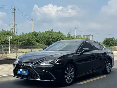 Lexus ES 2020
