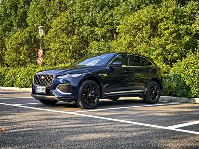 Jaguar F-PACE 2021