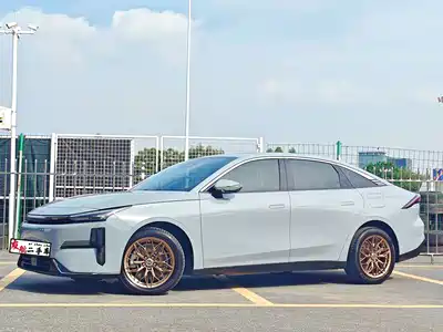 Geely Galaxy L6 2024