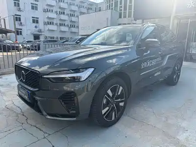 Volvo XC60 2025