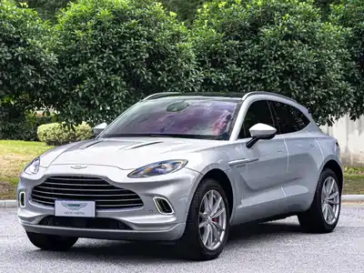 Aston Martin DBX 2024