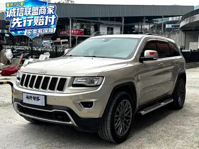 Jeep Grand Cherokee (Import) 2015