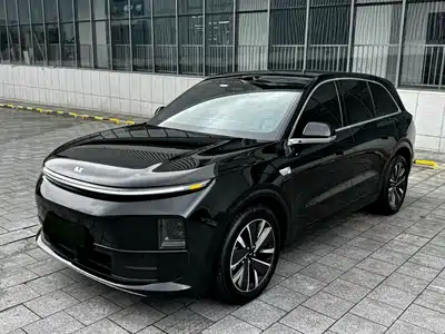 Li Auto L6 2025
