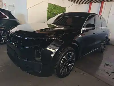 Li Auto L8 2025