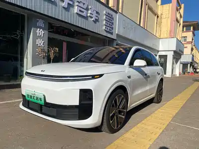 Li Auto L6 2025