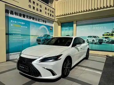 Lexus ES 2022