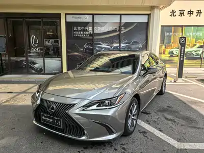 Lexus ES 2021