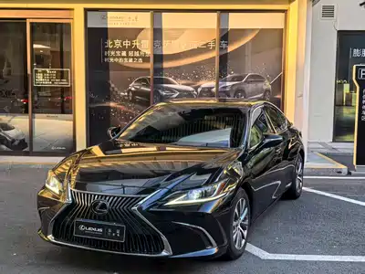 Lexus ES 2021