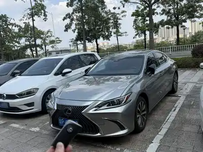 Lexus ES 2019