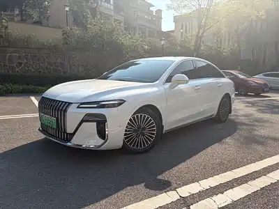Roewe M7 DMH 2025