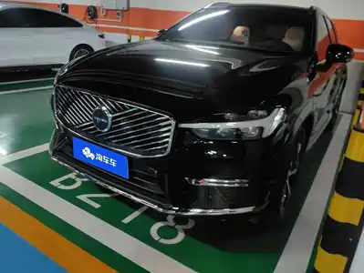 Volvo XC60 2025