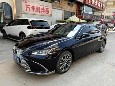 Lexus ES 2024
