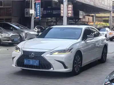 Lexus ES 2021