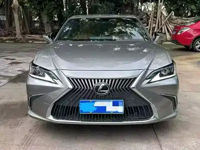 Lexus ES 2022