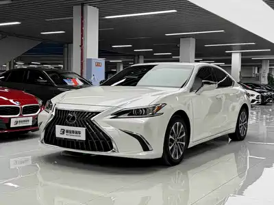 Lexus ES 2024