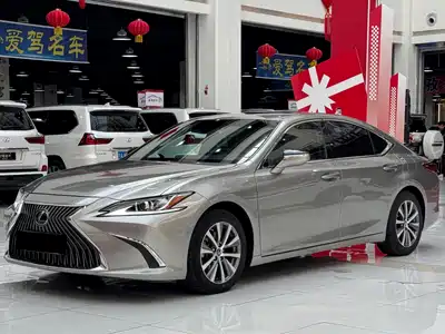 Lexus ES 2019