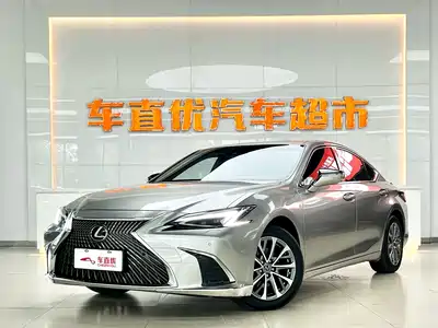 Lexus ES 2025