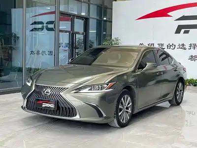 Lexus ES 2020