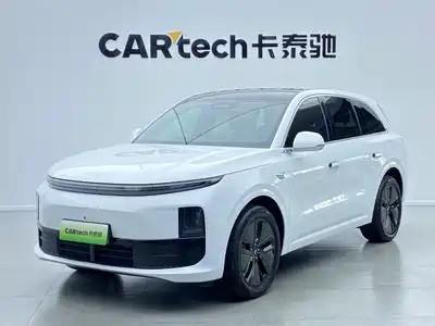 Li Auto L6 2025