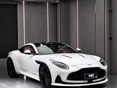 Aston Martin DB12 2026