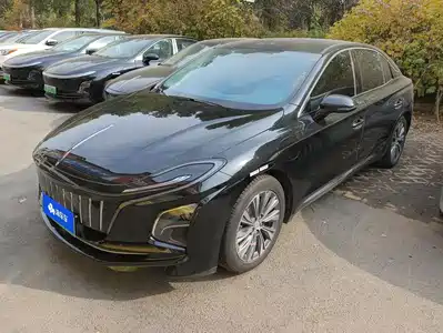 Hongqi E-QM5 2023