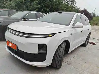 Li Auto L6 2025