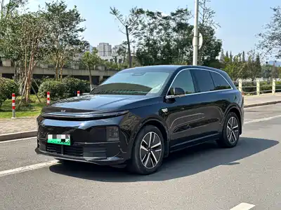 Li Auto L6 2025