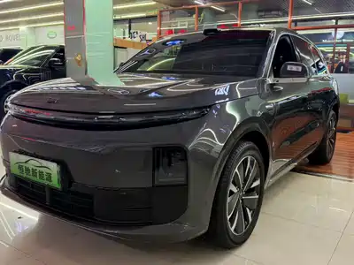 Li Auto L6 2025
