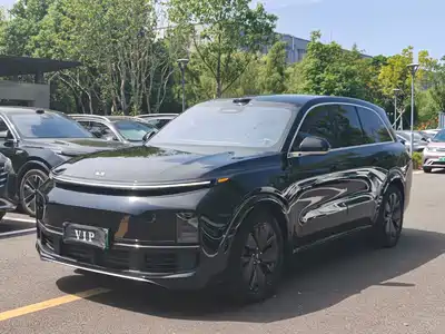 Li Auto L8 2025