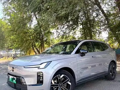 Volvo XC70 Plug-in Hybrid 2025